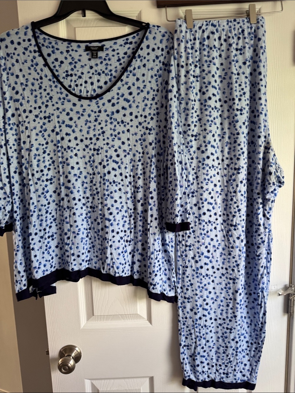 Simply Vera Vera Wang Light Blue Floral Pajama Set with Navy Trim